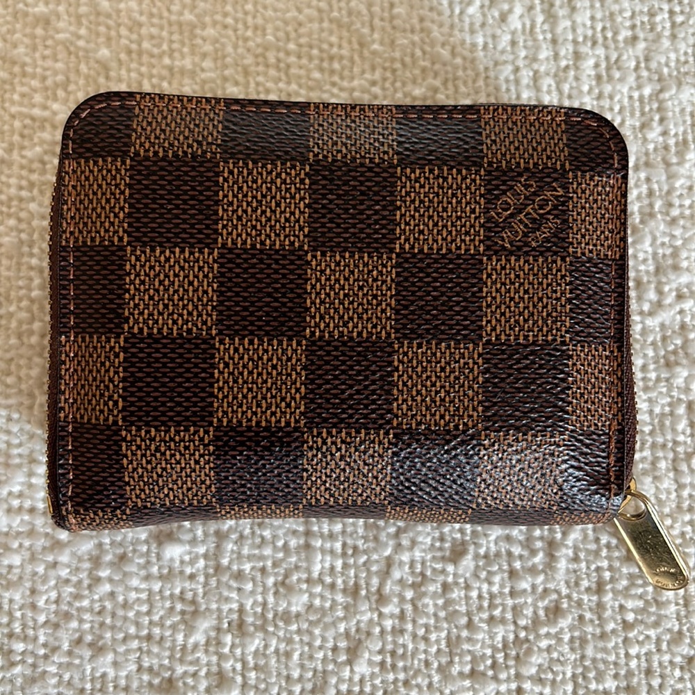Authentic Louis Vuitton Zippy Coin Purse